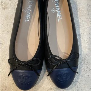 CHANEL Ballerina Ballet Flats, Black with Blue Captoe - RARE AND LIKE NEW